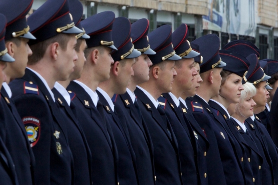 Картинки органы внутренних дел. Сотрудники ОВД. Парадная форма МВД. Сотрудники органов внутренних дел. Форма сотрудников ОВД.