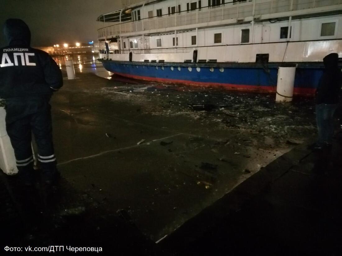 В Череповце пьяный водитель за рулём иномарки слетел в реку