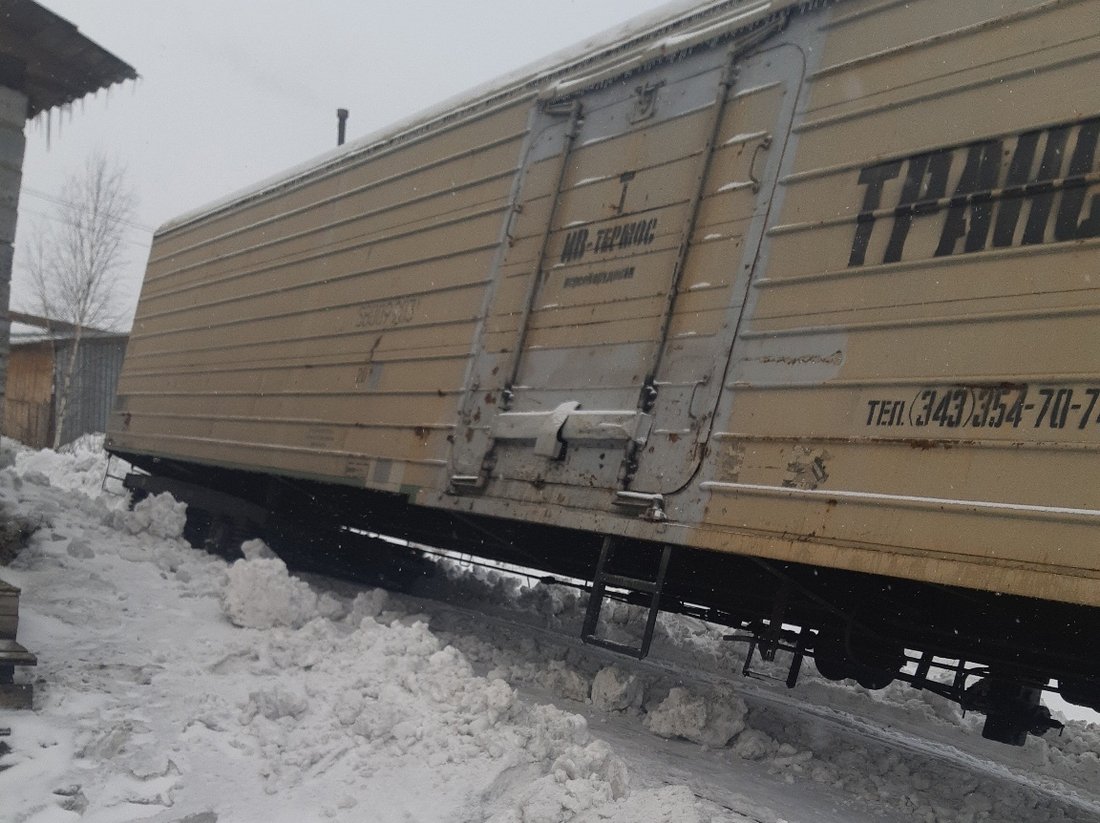В Соколе грузовой вагон сошёл с рельсов