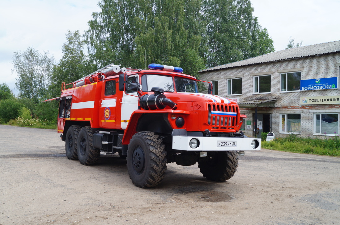 В селе Борисово-Судское Бабаевского района появилась новая пожарная  автоцистерна