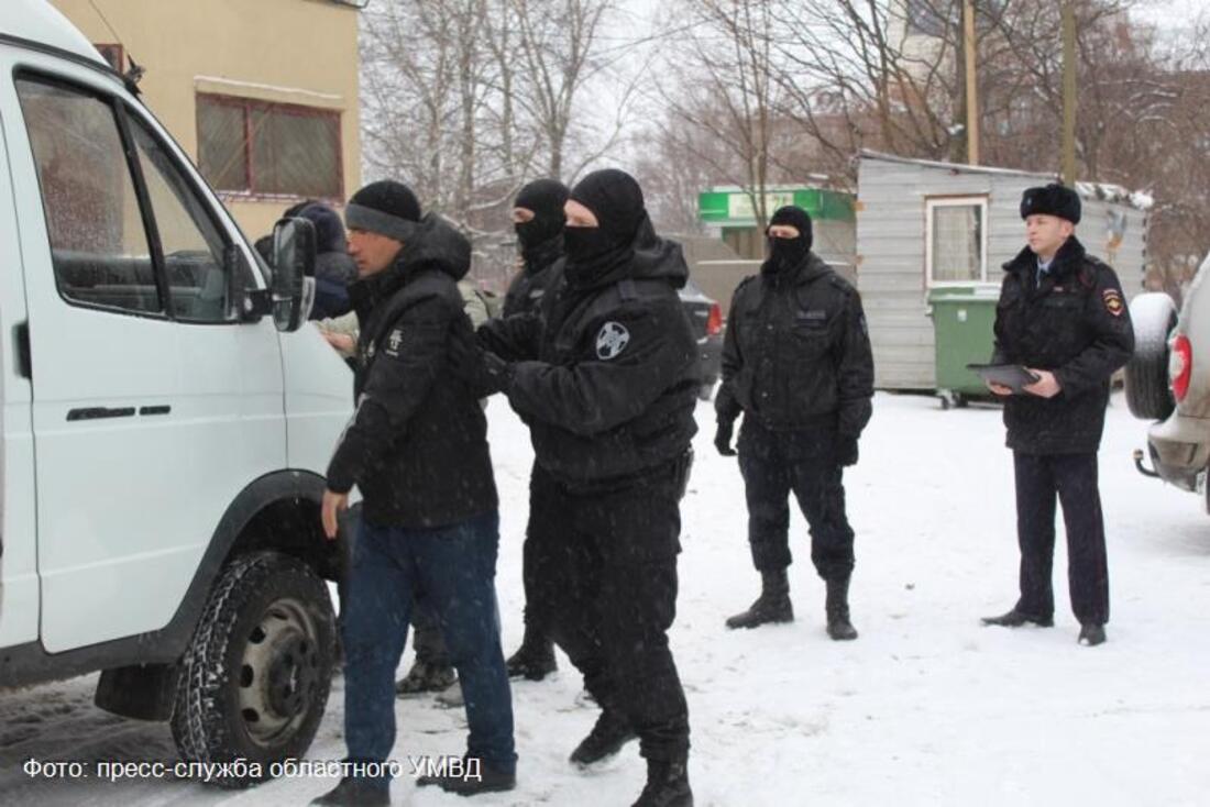 На череповецкой стройке задержали пятерых нелегальных мигрантов
