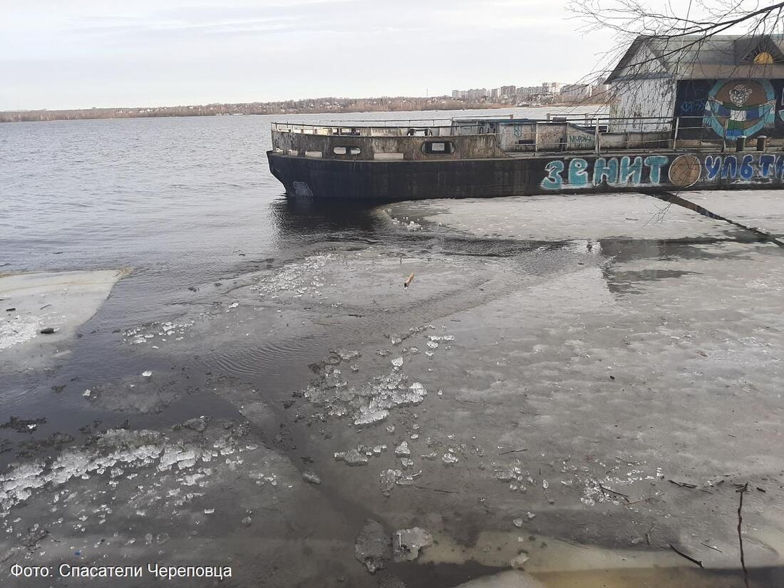 В Череповце со льда Шексны сняли трёх шестиклассников