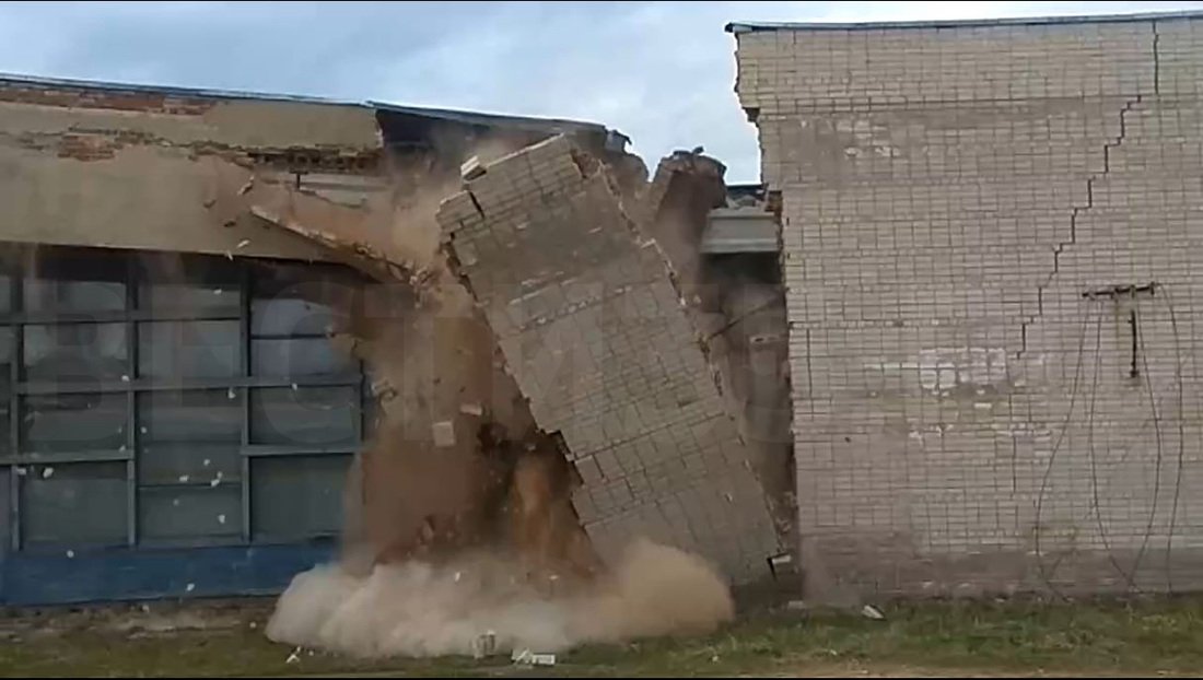 Дом культуры обрушился в Тотемском районе