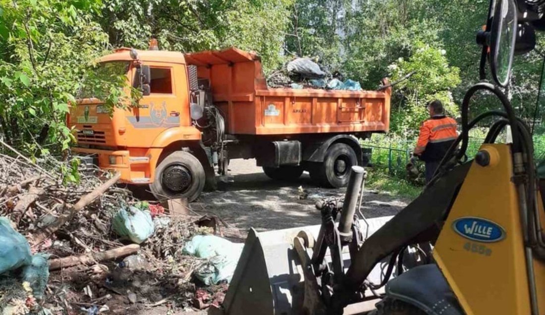 Городские кладбища Череповца начали приводить в порядок