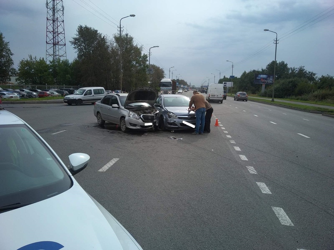 Пожилую женщину госпитализировали после аварии в Череповце