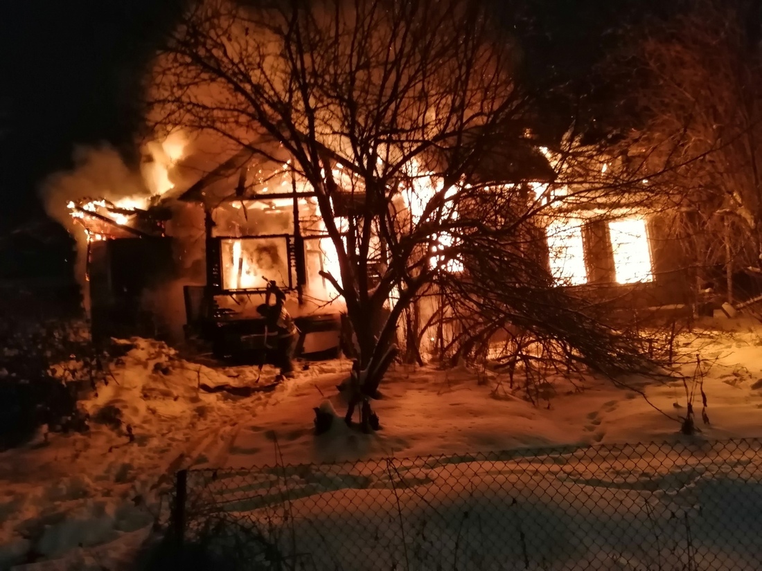 Бывший заключённый устроил пожар в нежилом доме в Сямже