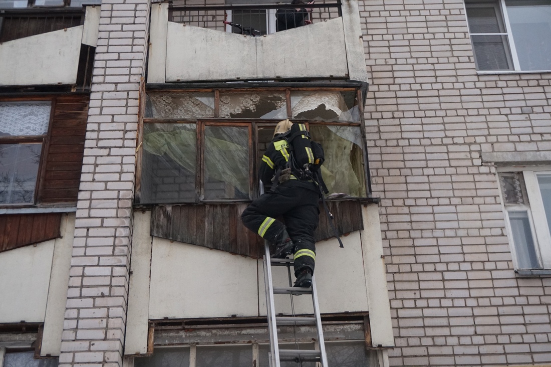 Мощный хлопок выбил стёкла в одном из жилых домов Вологды
