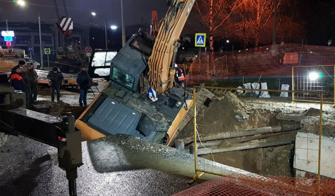 Нетрезвый вологжанин дважды опрокинулся на угнанных экскаваторах во Владимире 