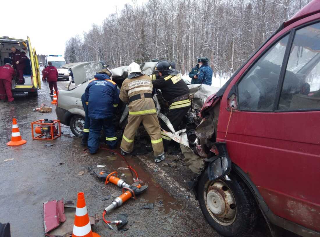 Три человека погибли в аварии под Череповцом