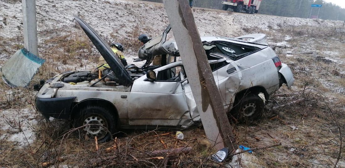 Жители Тихвина попали в больницу после жёсткой аварии под Чагодой