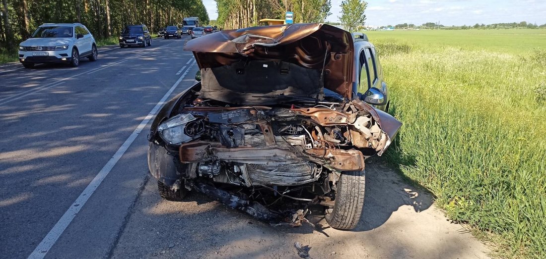 Пенсионер на внедорожнике врезался в «легковушку» в Вологодском районе
