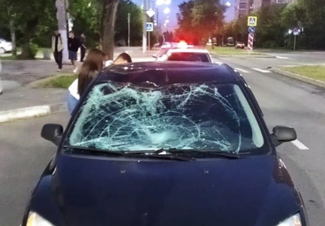Юноша попал под колёса иномарки в Череповце