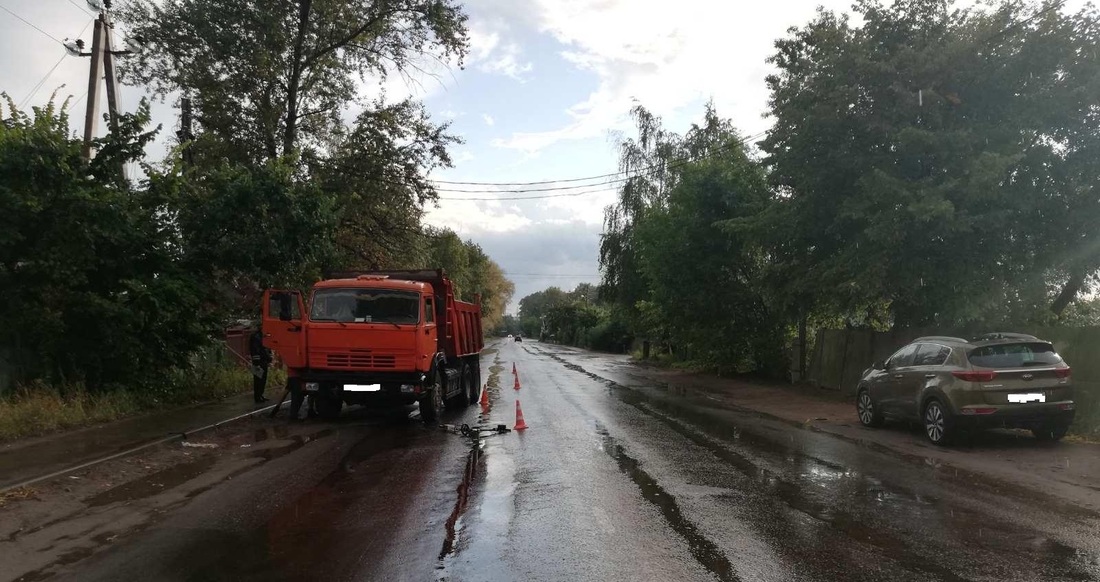 В Вологде КАМаз сбил подростка на самокате