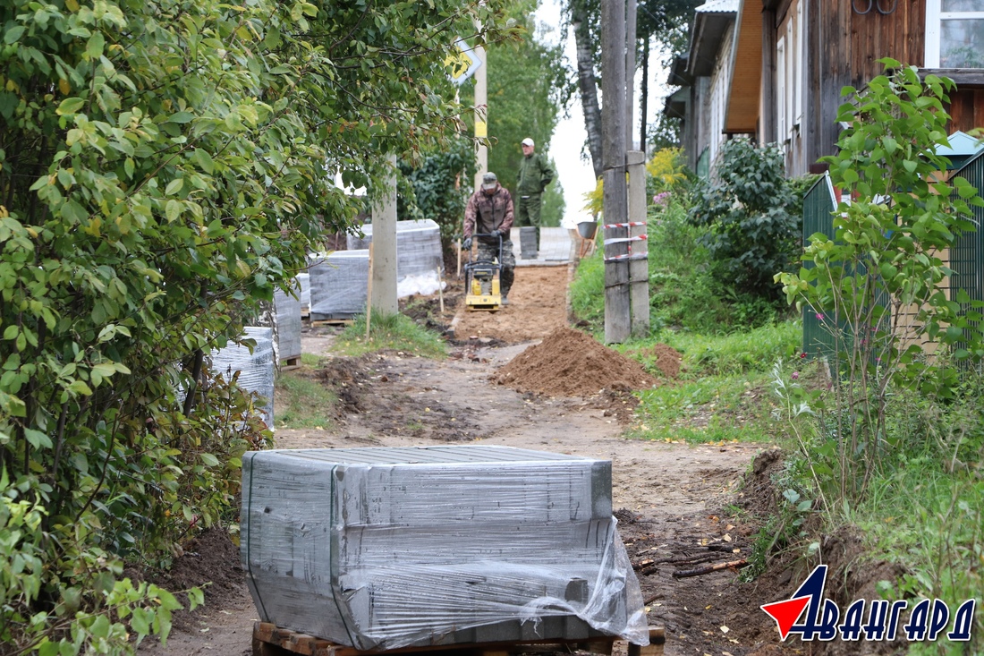 Ремонт тротуаров продолжается в Никольске