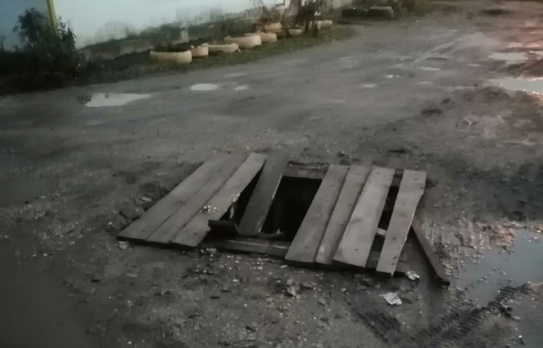 «Заколдованный» колодец в Соколе угрожает безопасности горожан