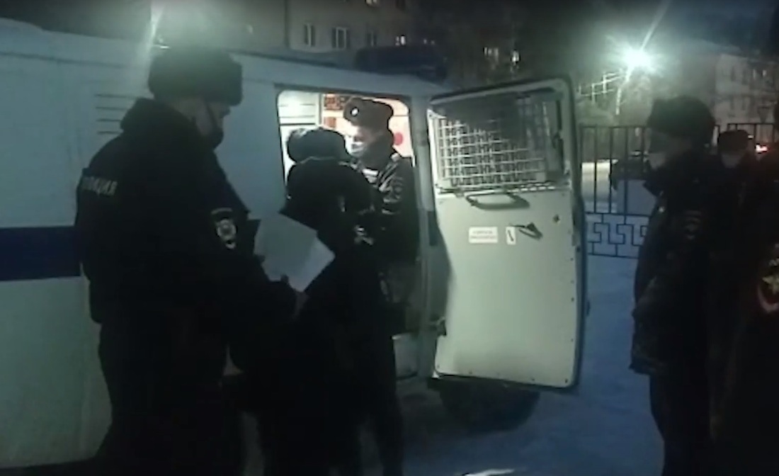 В Соколе задержаны двое мужчин, подозреваемых в изнасиловании знакомой