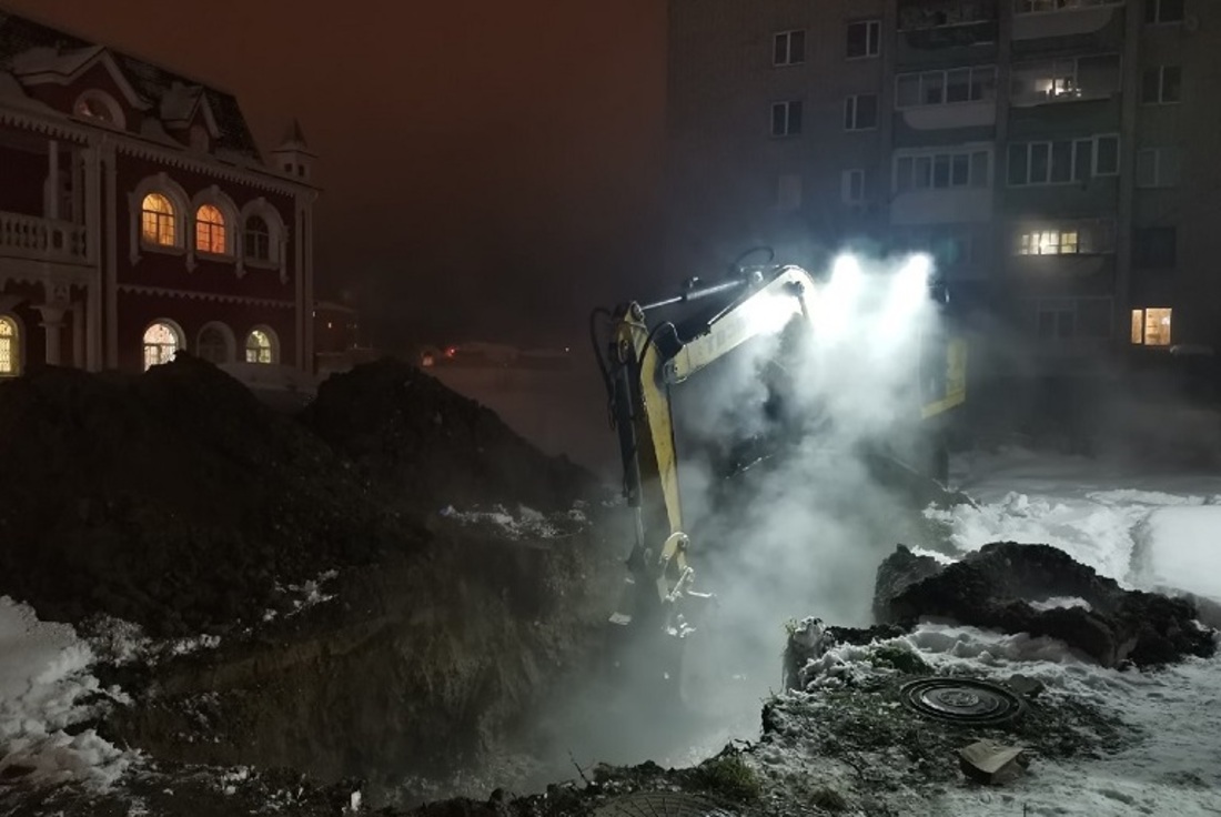 В Соколе и Череповце устраняют последствия коммунальных аварий