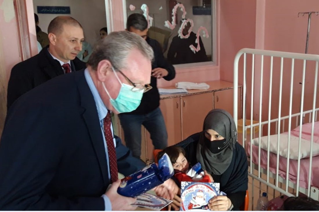 Более тонны сладостей передали вологодские предприятия для детей Сирии