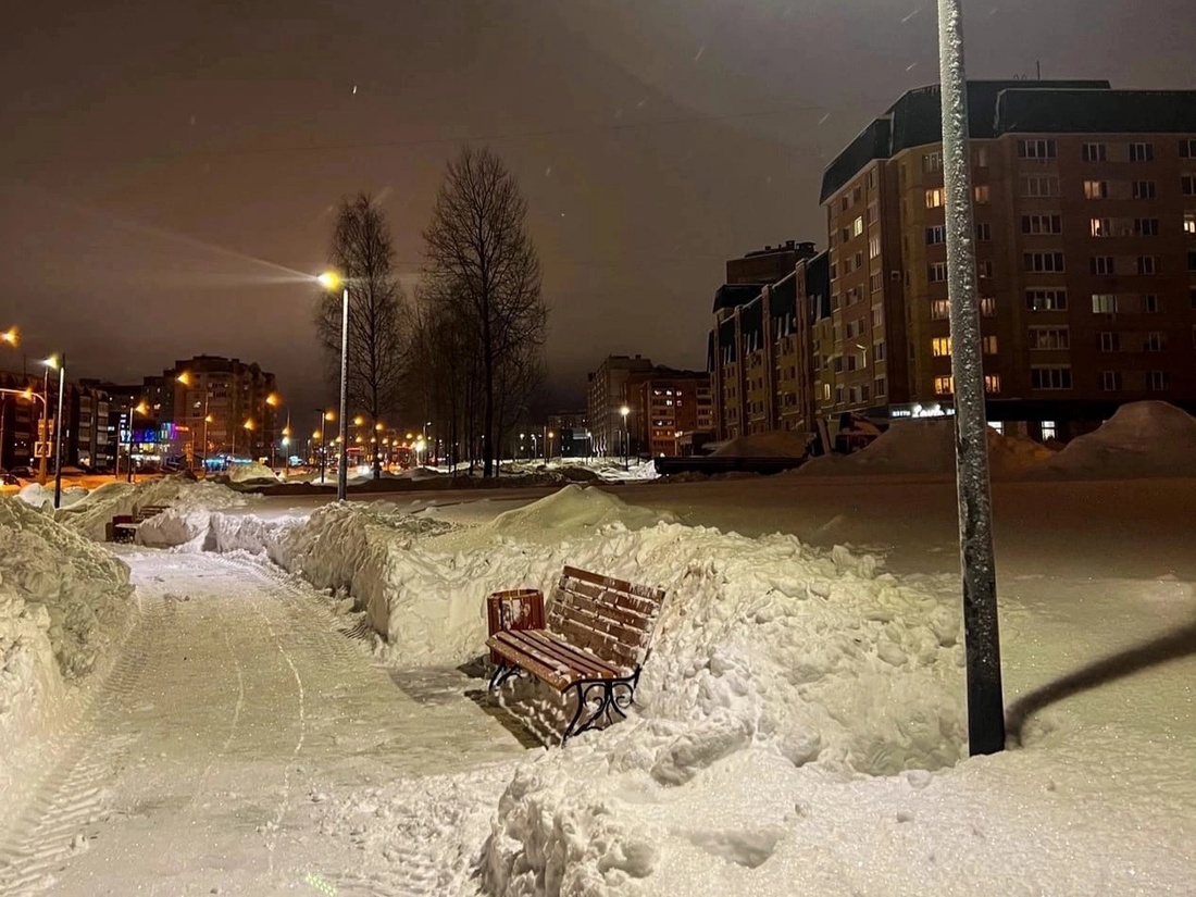 В новом сквере на улице Городецкой в Череповце появилось освещение 