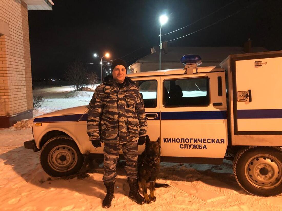 В Вологде полицейский-кинолог разыскал пропавшую 14-летнюю девочку
