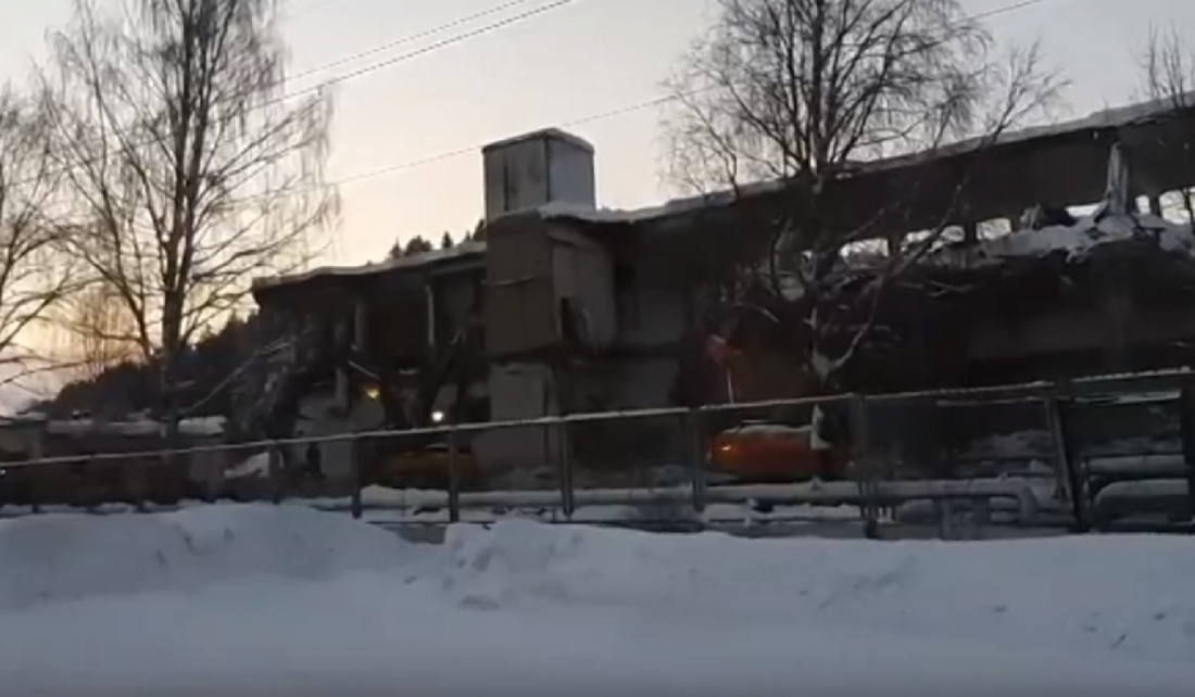 В Красавино начали разбирать здание печально известного Льнокомбината
