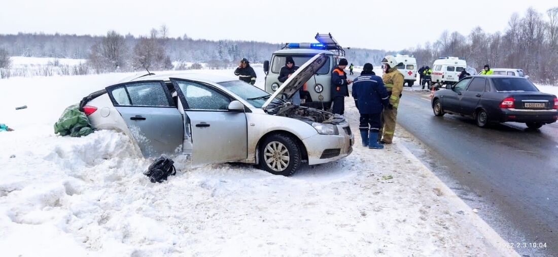 Три человека погибли в автомобильной аварии под Соколом