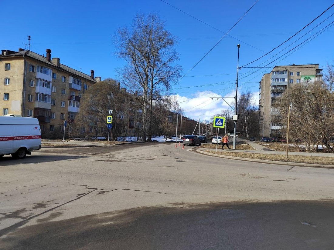 9-летний мальчик попал под колёса иномарки в Вологде: ребенок в больнице