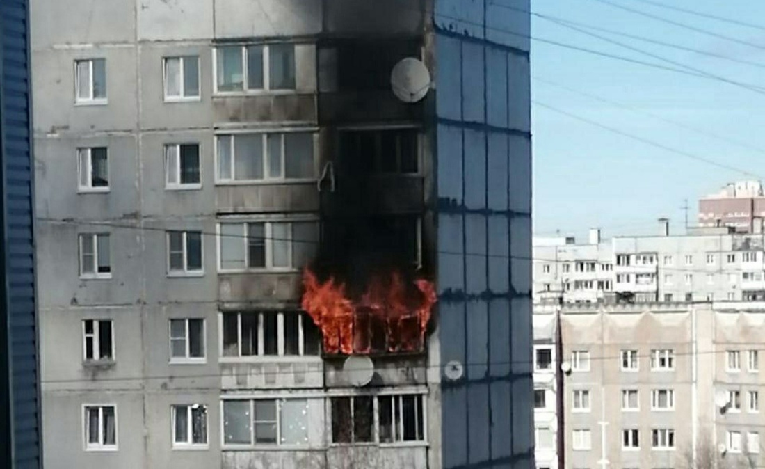 Сильный пожар произошёл в одной из череповецких многоэтажек