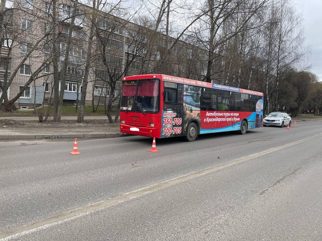 Битва за пассажиров: 2 человека получили травмы, упав в вологодском автобусе