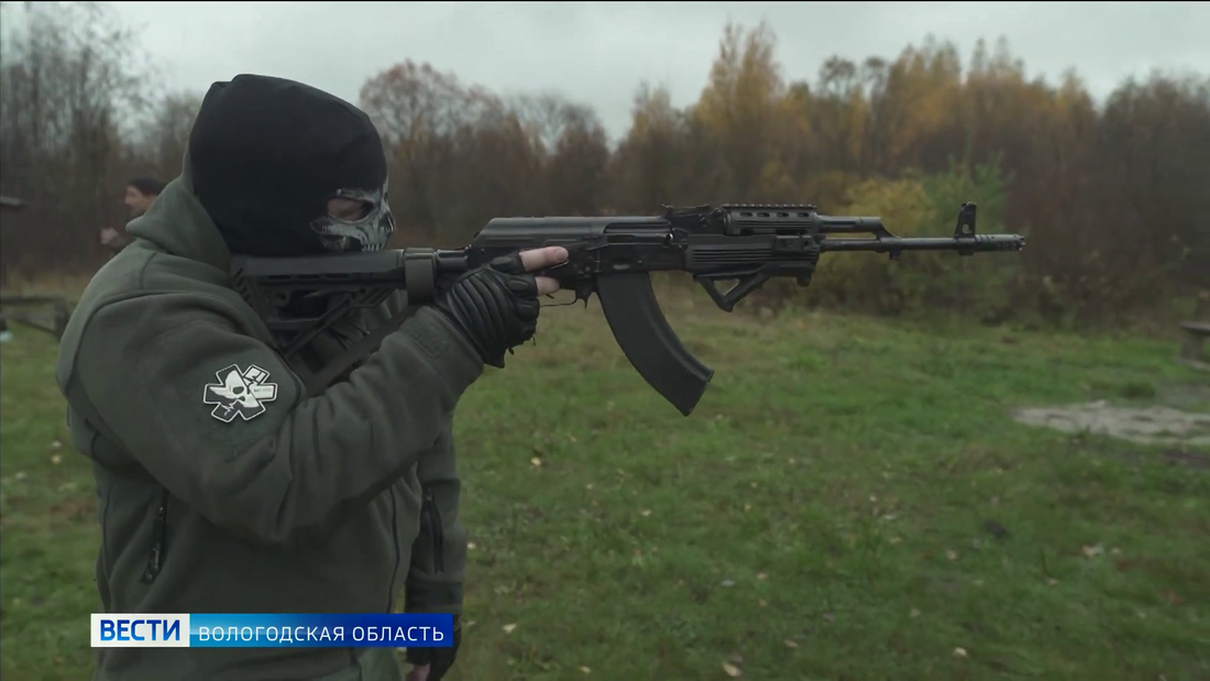 Женщины могут записаться на курсы начальной военной подготовки в Вологде