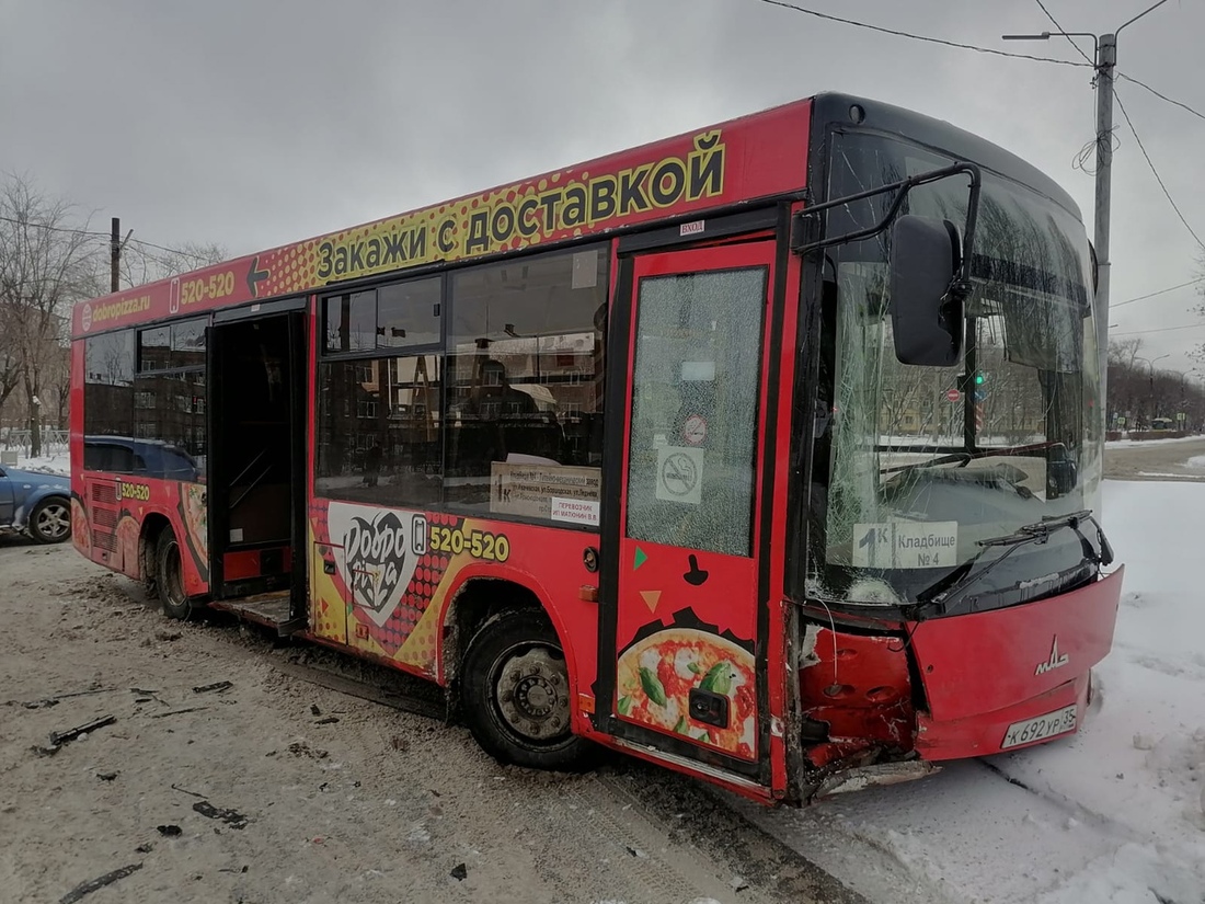 Два череповчанина пострадали в ДТП с автобусом 