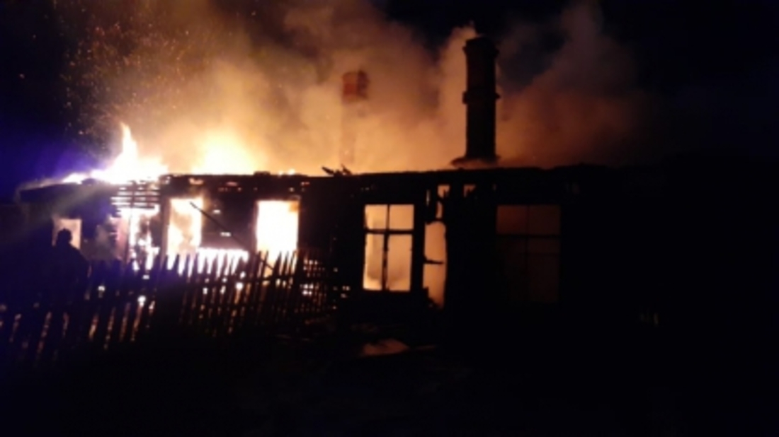 Пожилой мужчина погиб в крупном пожаре под Вожегой