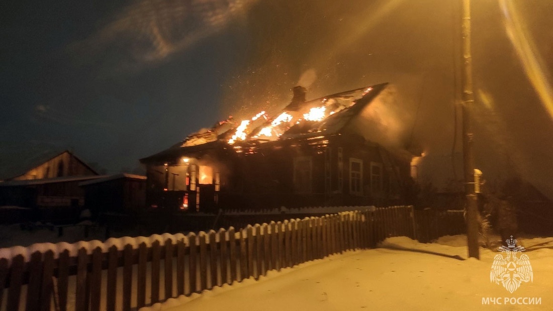 Два человека погибли в крупном пожаре в Бабаево