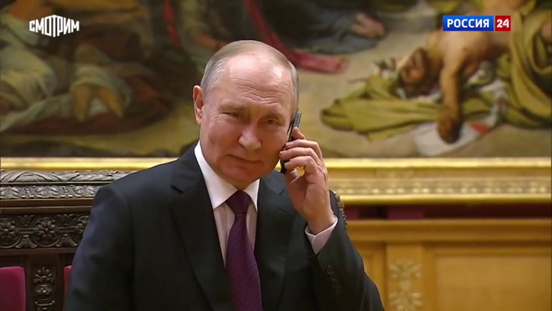 Владимир Путин исполнил мечту юной жительницы Запорожья побывать на родине Деда Мороза в Великом Устюге
