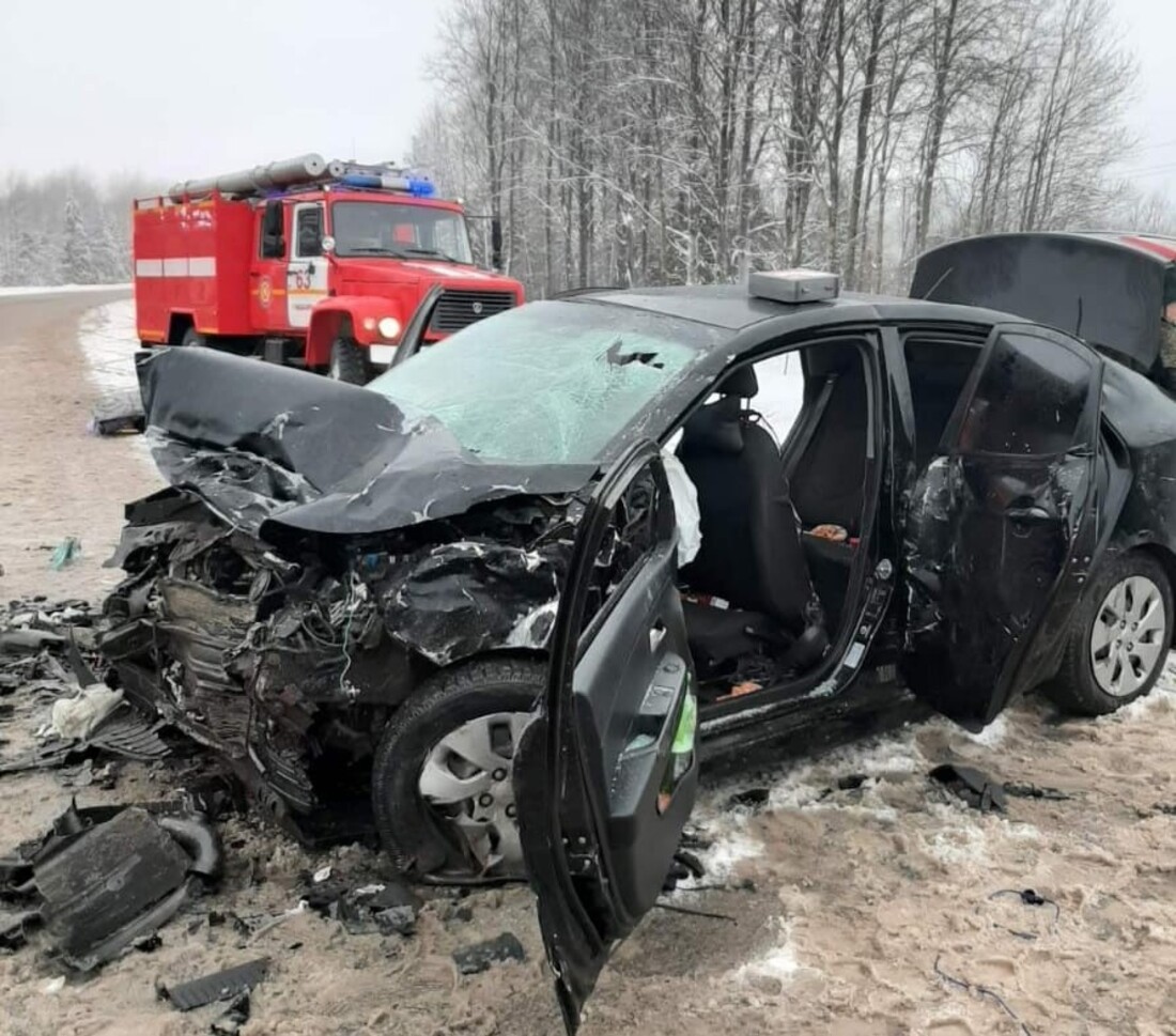 Один человек погиб и ещё девять получили травмы в страшном ДТП под Шексной