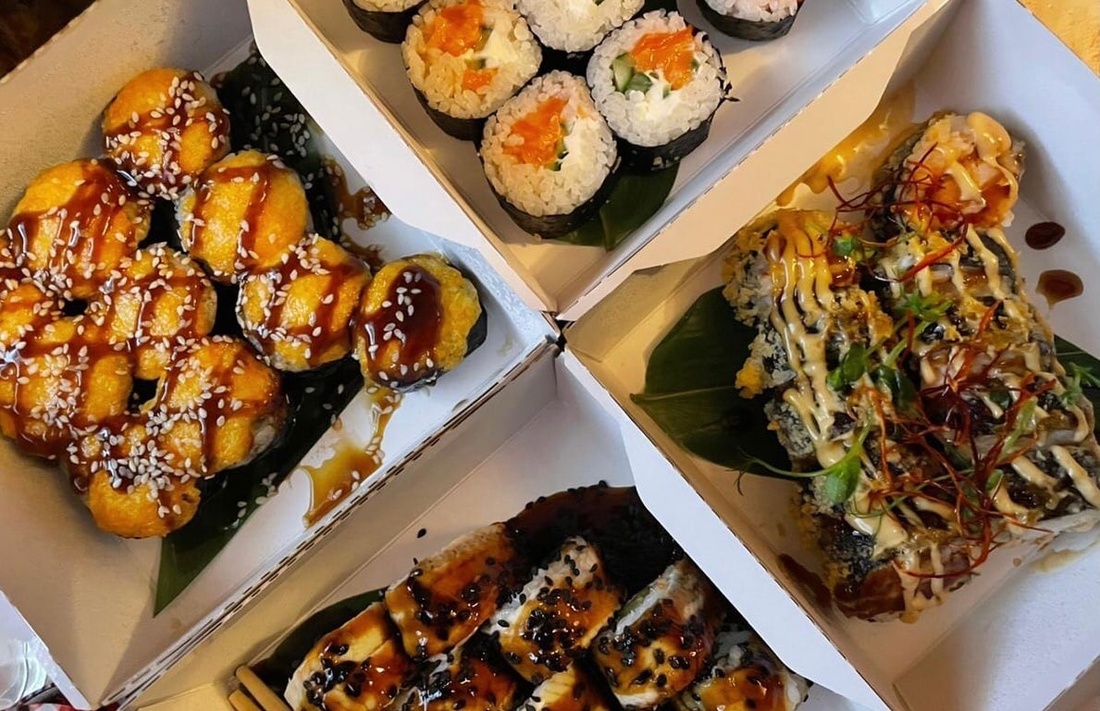 Вологодское УФАС обязало скандальную сеть суши-маркетов убрать рекламу из-за непристойных названий 