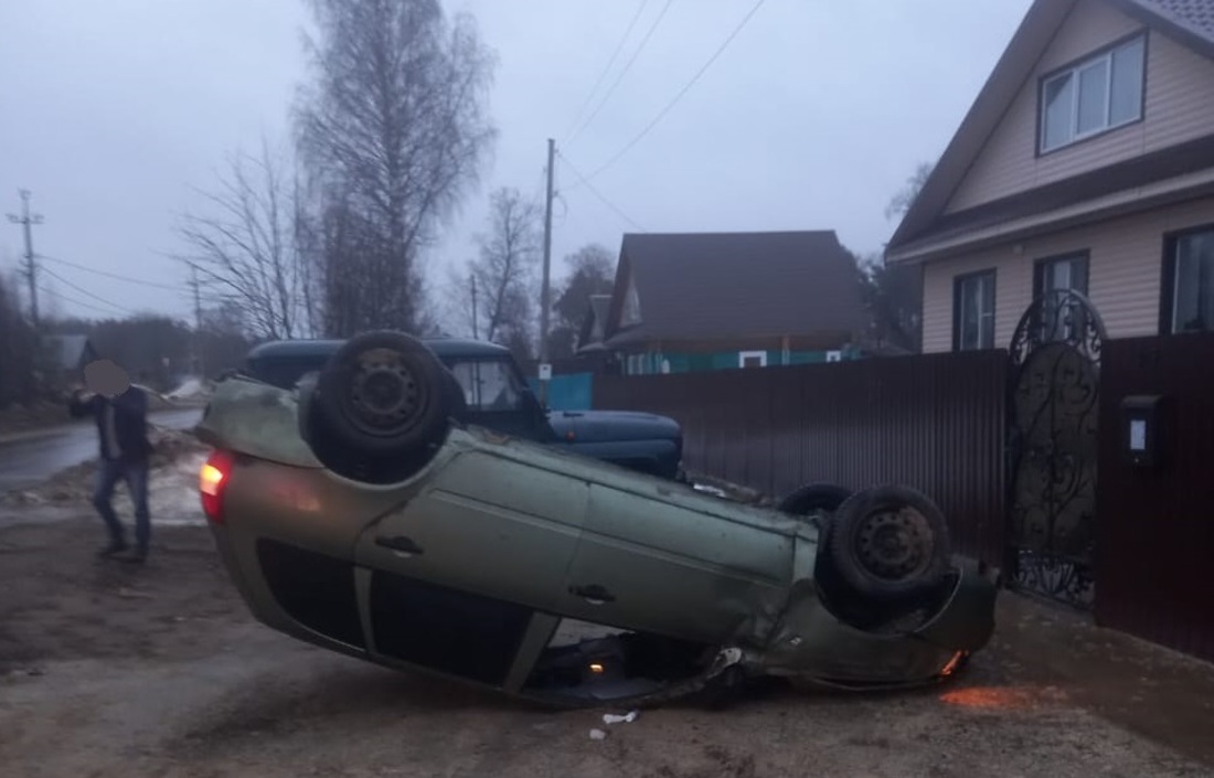 Пьяный кульбит: подросток попал в больницу из-за лихача на «Ладе» под Чагодой