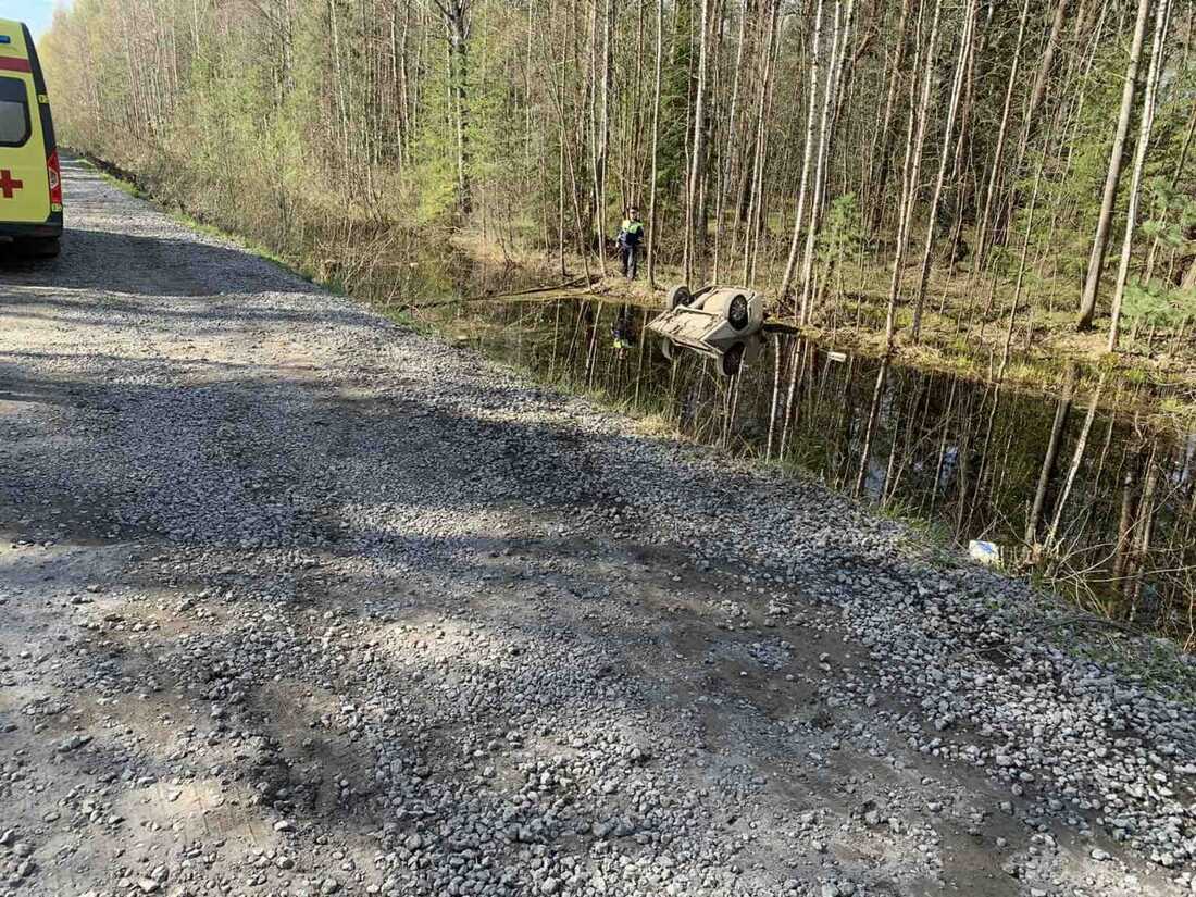 35-летний мужчина погиб, вылетев на «Ладе» в кювет под Череповцом