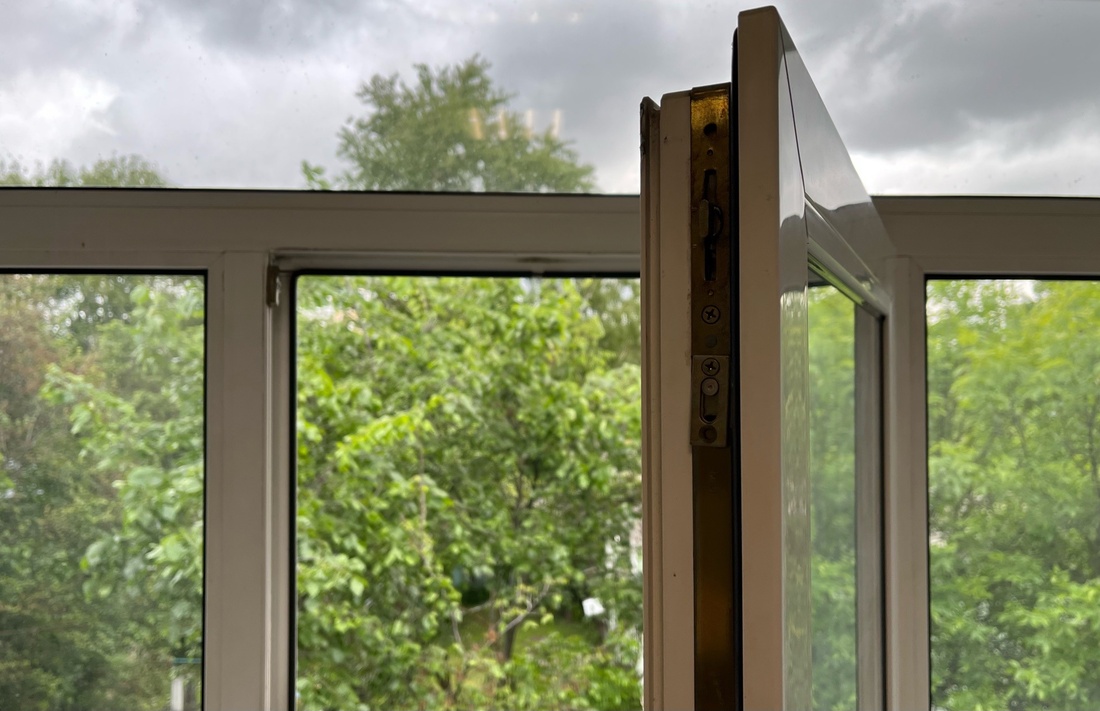 В Вологде пьяный мужчина выпал из окна 7-го этажа