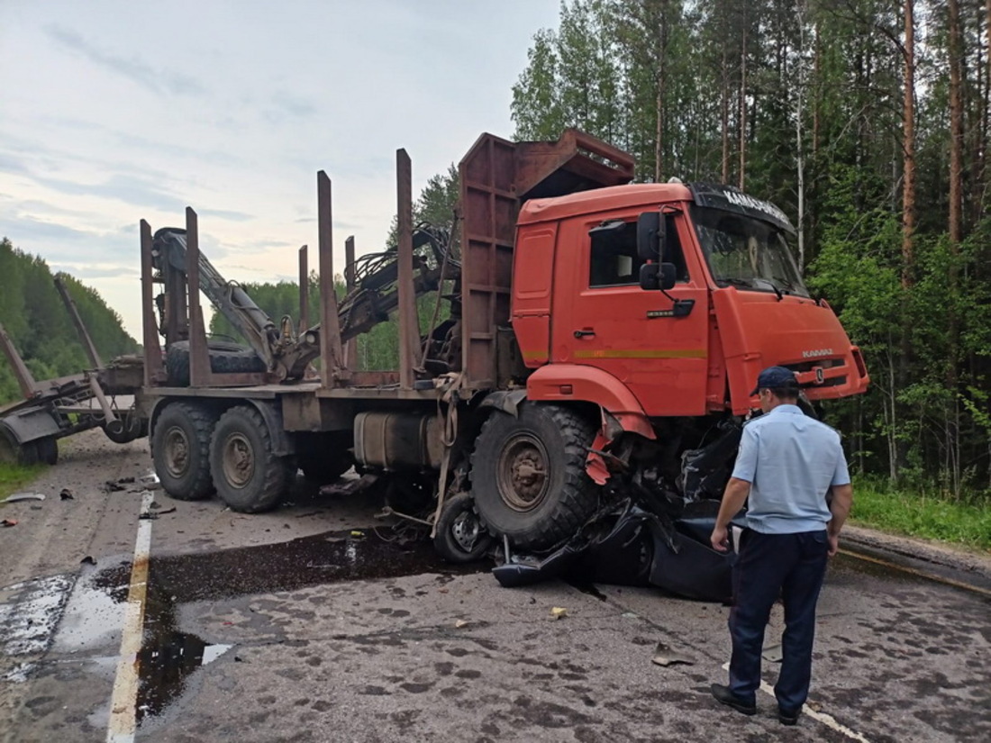 Двое жителей Ухты погибли в жутком ДТП под Великим Устюгом