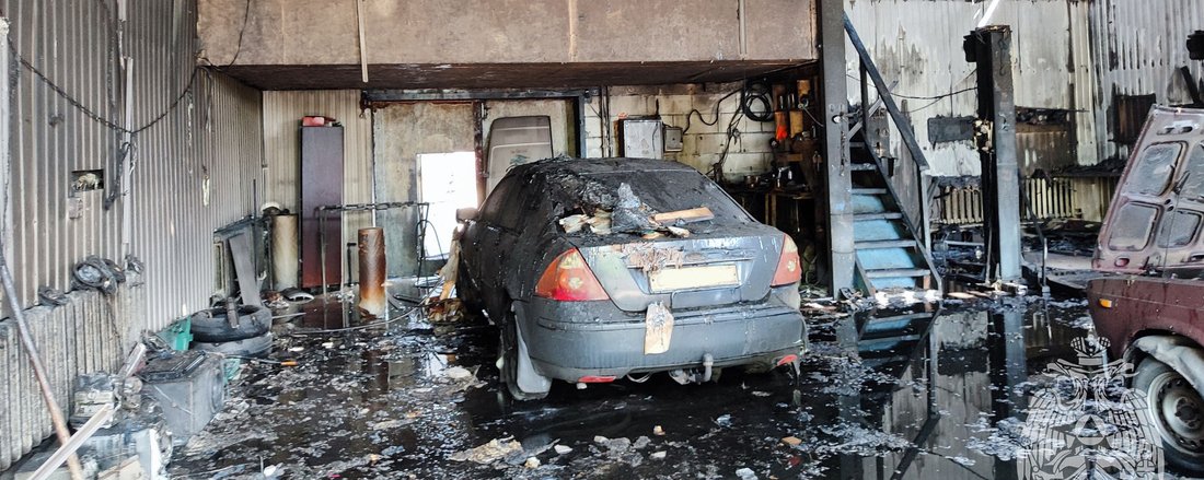 В Череповце неизвестные подожгли иномарку: пострадал еще один автомобиль