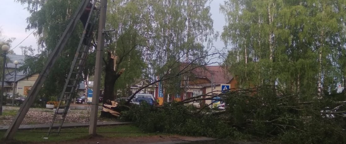 Система городского освещения оказалась повреждена из-за мощной грозы в Бабаево