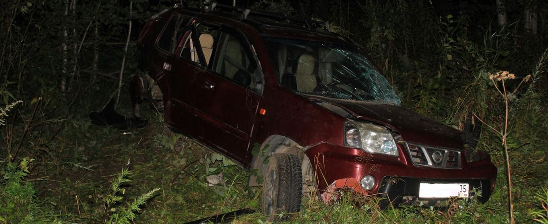 Один человек погиб и трое пострадали в жёсткой аварии под Сямжей
