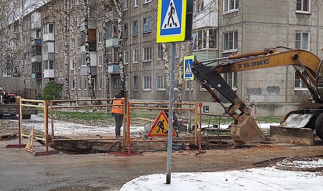 Утечку на теплосетях устраняют в Вологде