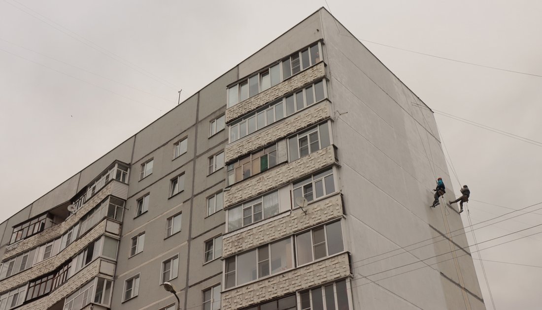 Череповчанин сломал ногу, сбегая от приставов
