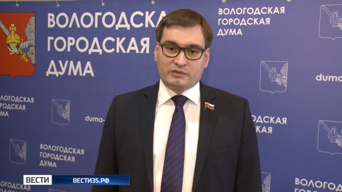 Вологодского чиновника раскритиковали за неправильное ношение георгиевской ленты
