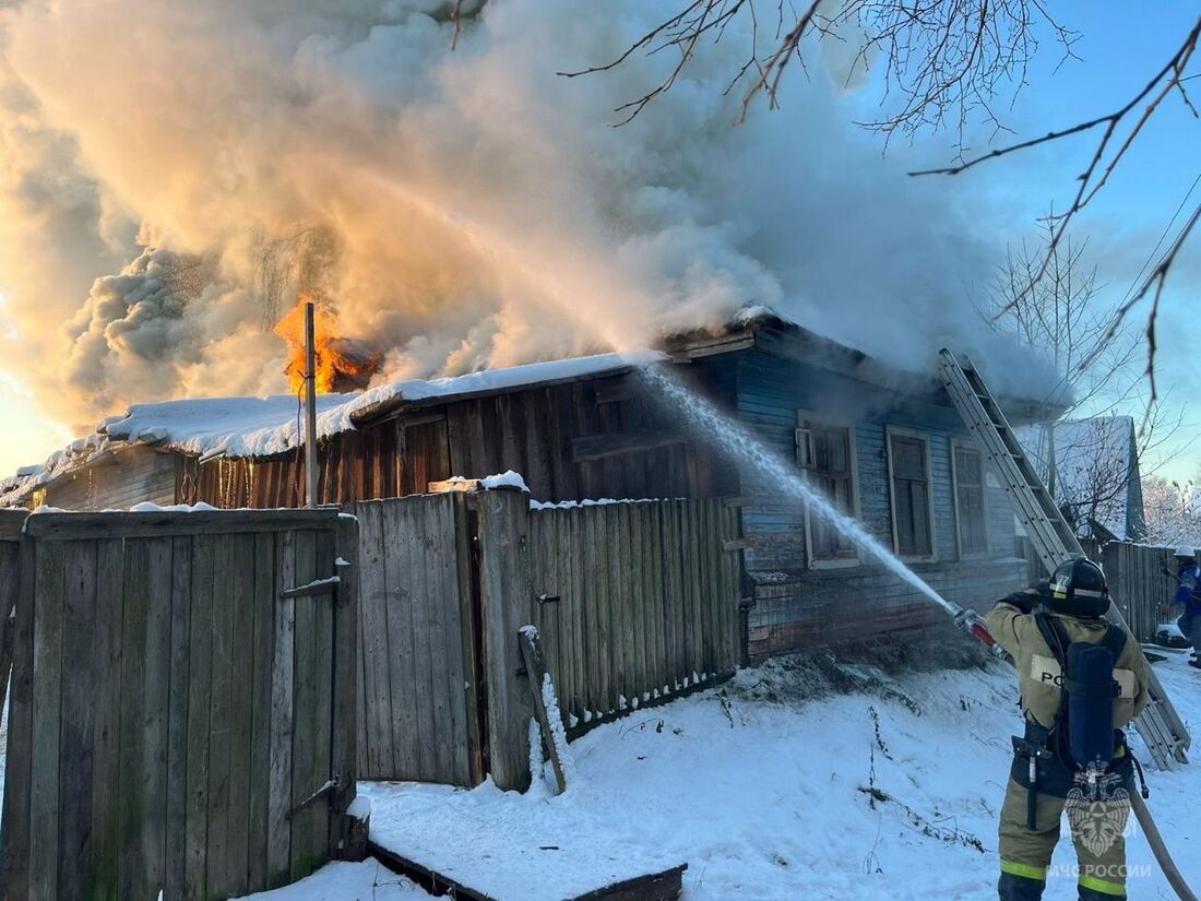 Двое мужчин погибли на пожаре в Великом Устюге