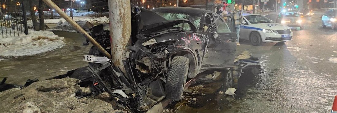 Массовая авария произошла рядом с площадью Чайковского в Вологде