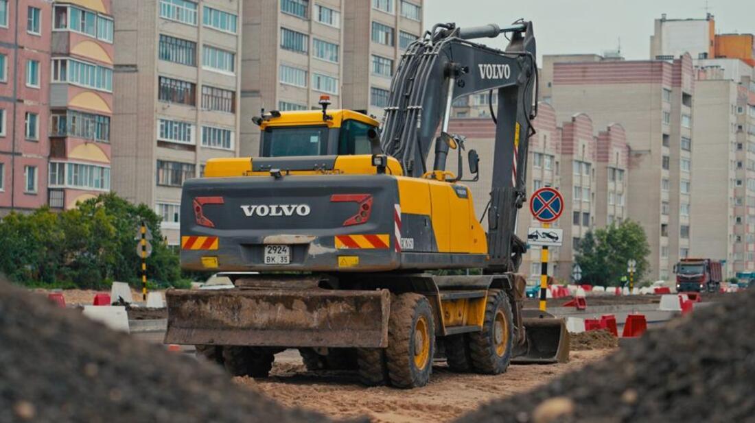 Переустройство сетей на улице Поэта Романова