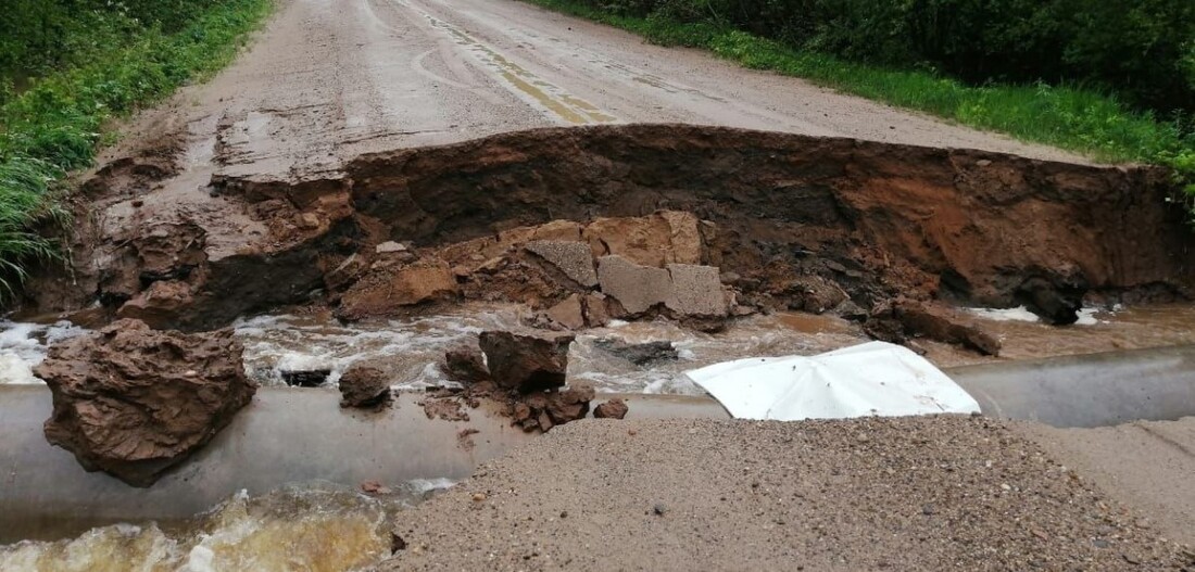 Ливень размыл дорогу в Никольском районе